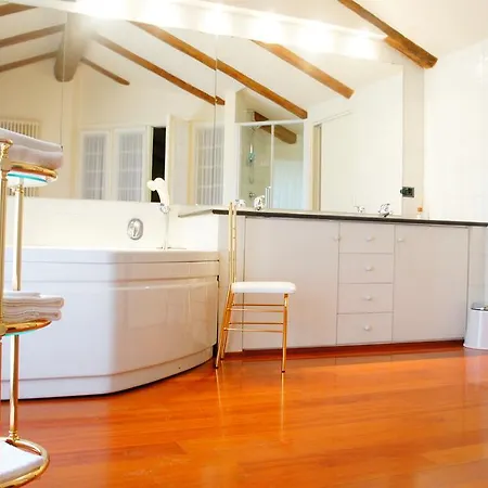 Red Wine Luxury Villa * Verduno