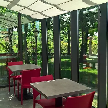 Red Wine Luxury Villa Verduno