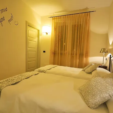 Red Wine Luxury Villa Verduno